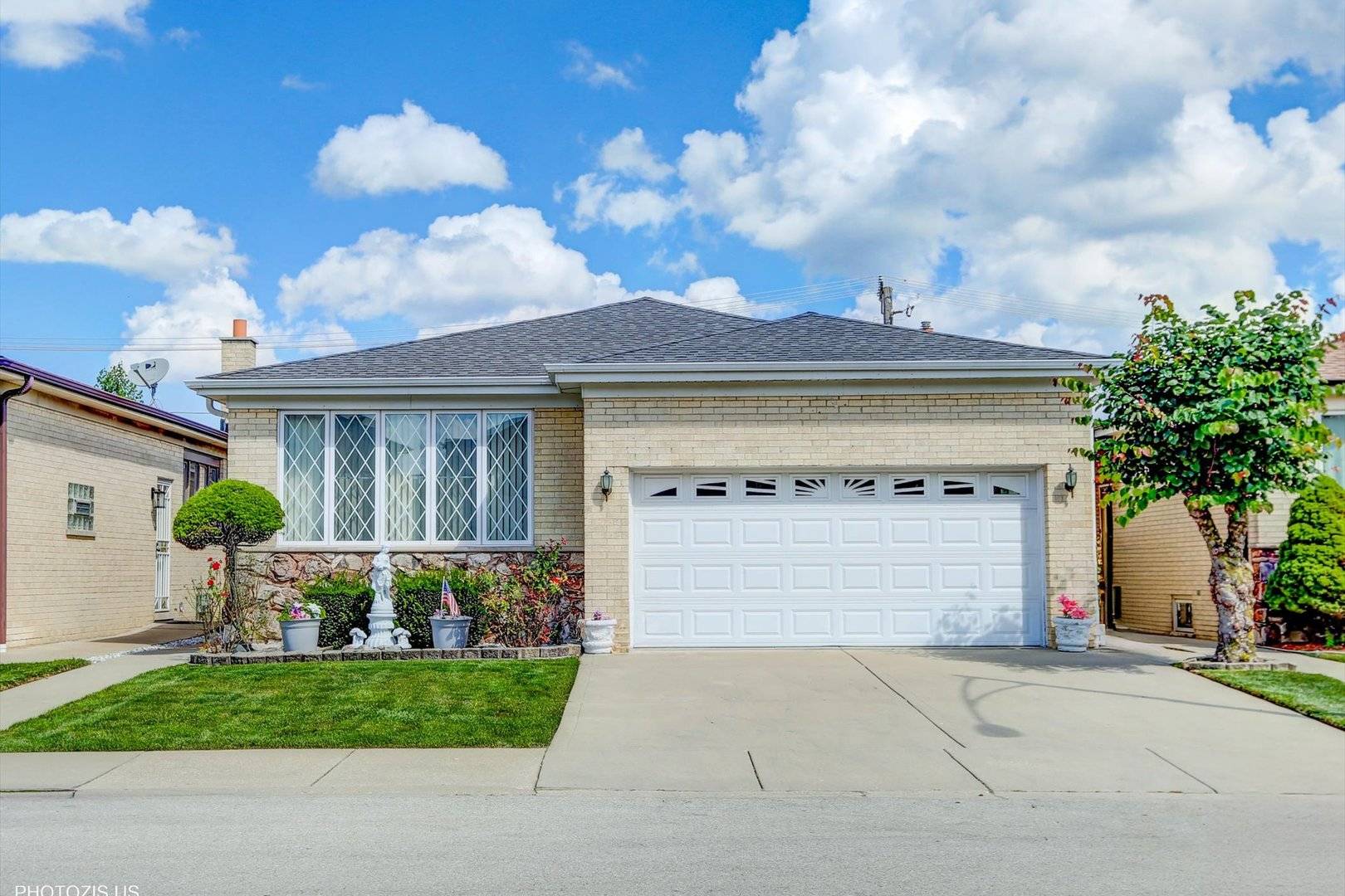 Chicago, IL 60656,8434 W Brodman AVE