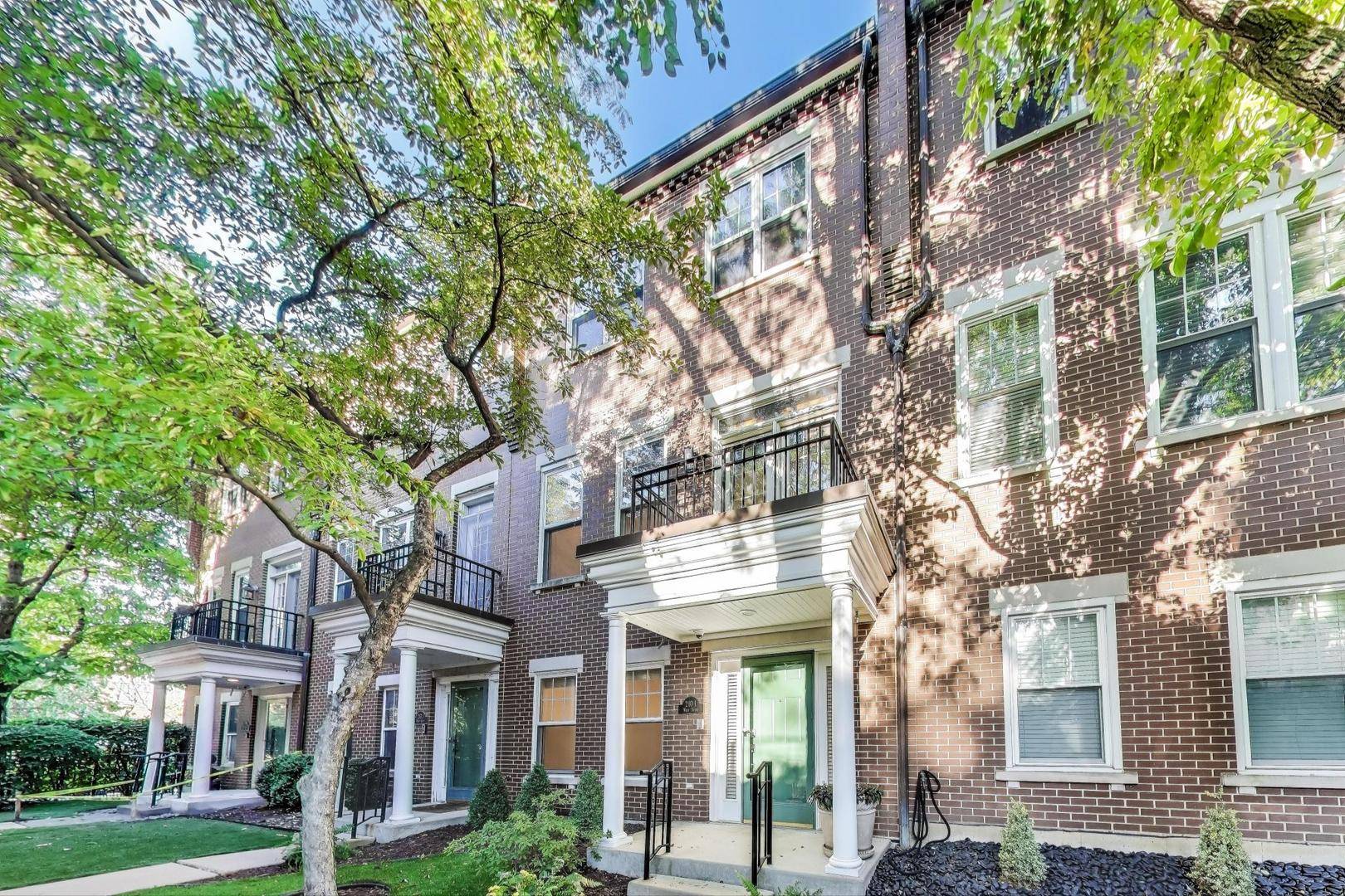 Chicago, IL 60610,210 W Scott ST #I