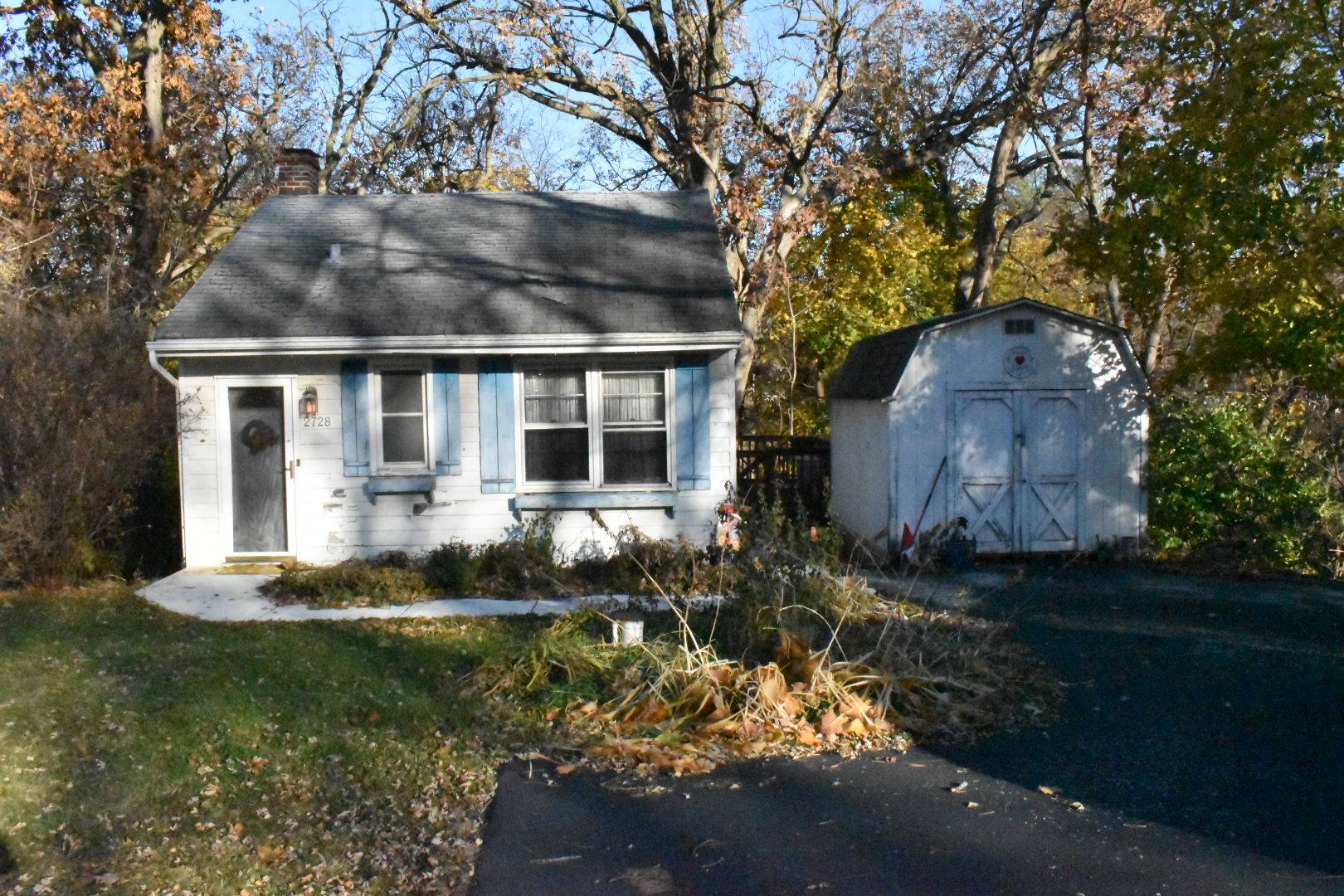 Cary, IL 60013,2728 Crystal Lake RD