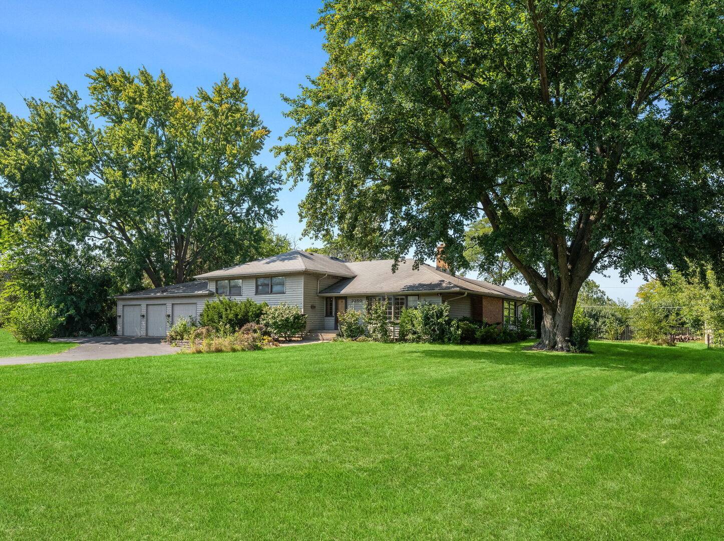 Northbrook, IL 60062,2250 White Oak DR