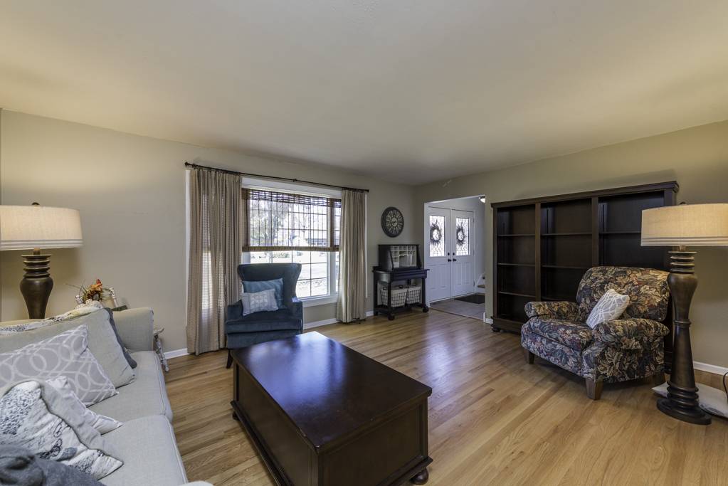 Lindenhurst, IL 60046,419 Northgate