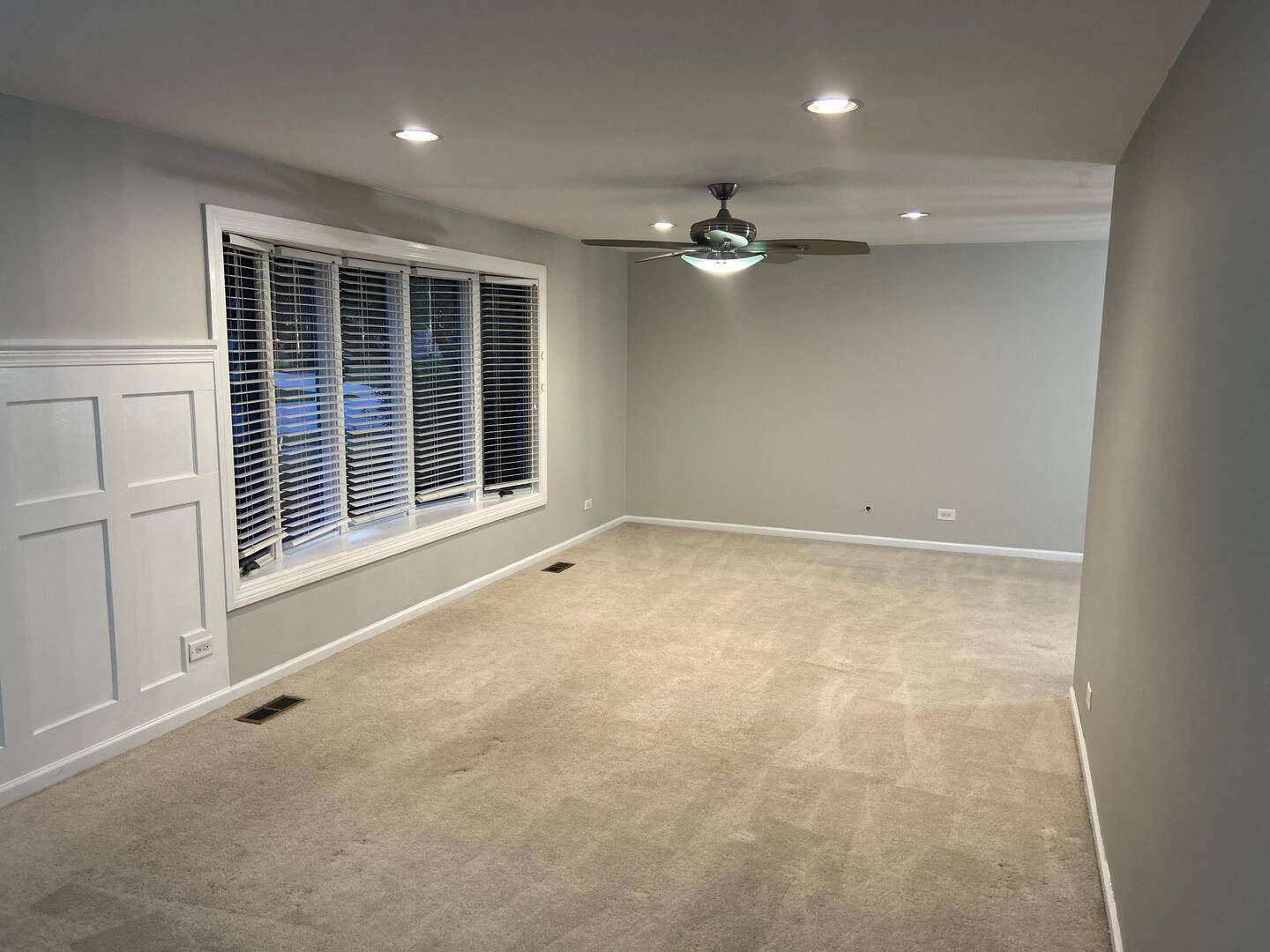 Schaumburg, IL 60193,831 Pinehurst LN