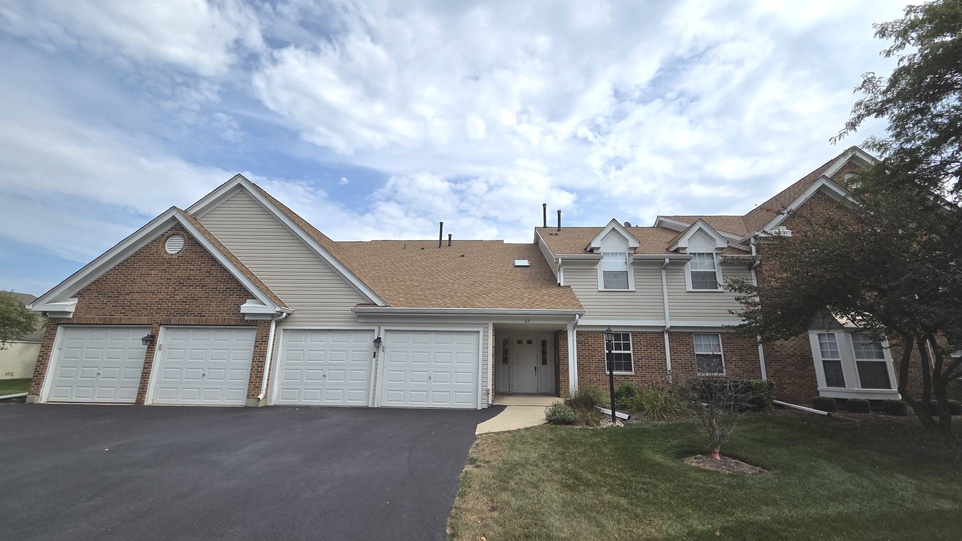 Schaumburg, IL 60193,67 Beechmont CT #W2