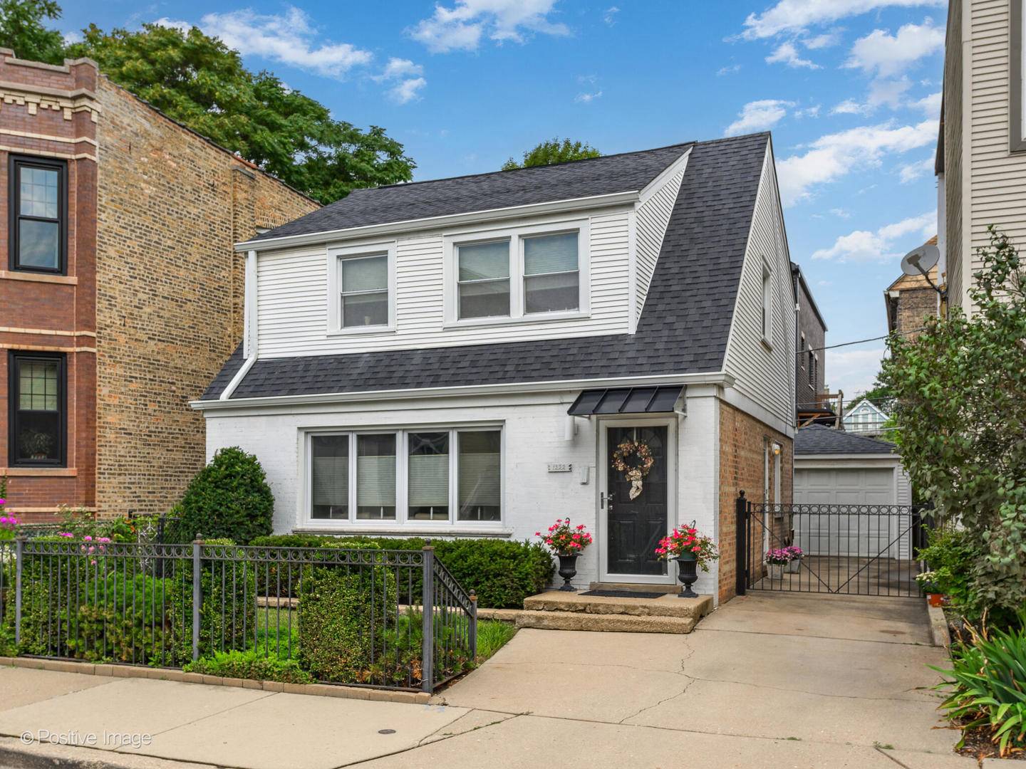 Chicago, IL 60614,1222 W Lill AVE