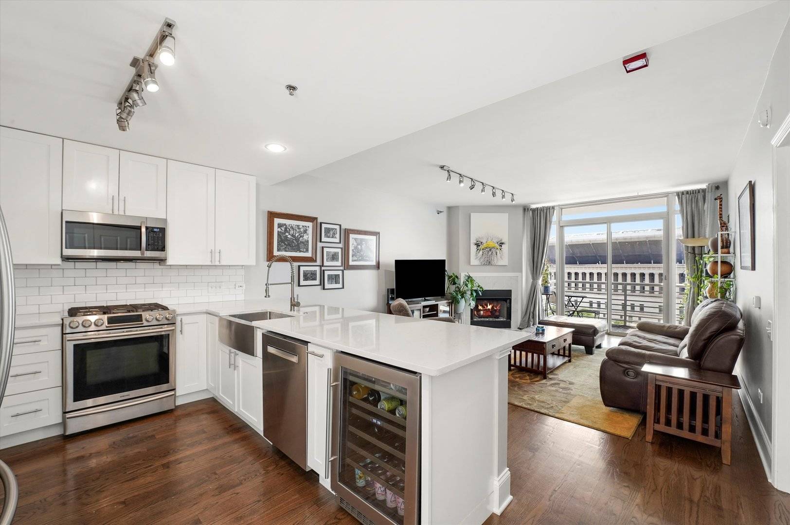 Chicago, IL 60605,1515 S Prairie AVE #910