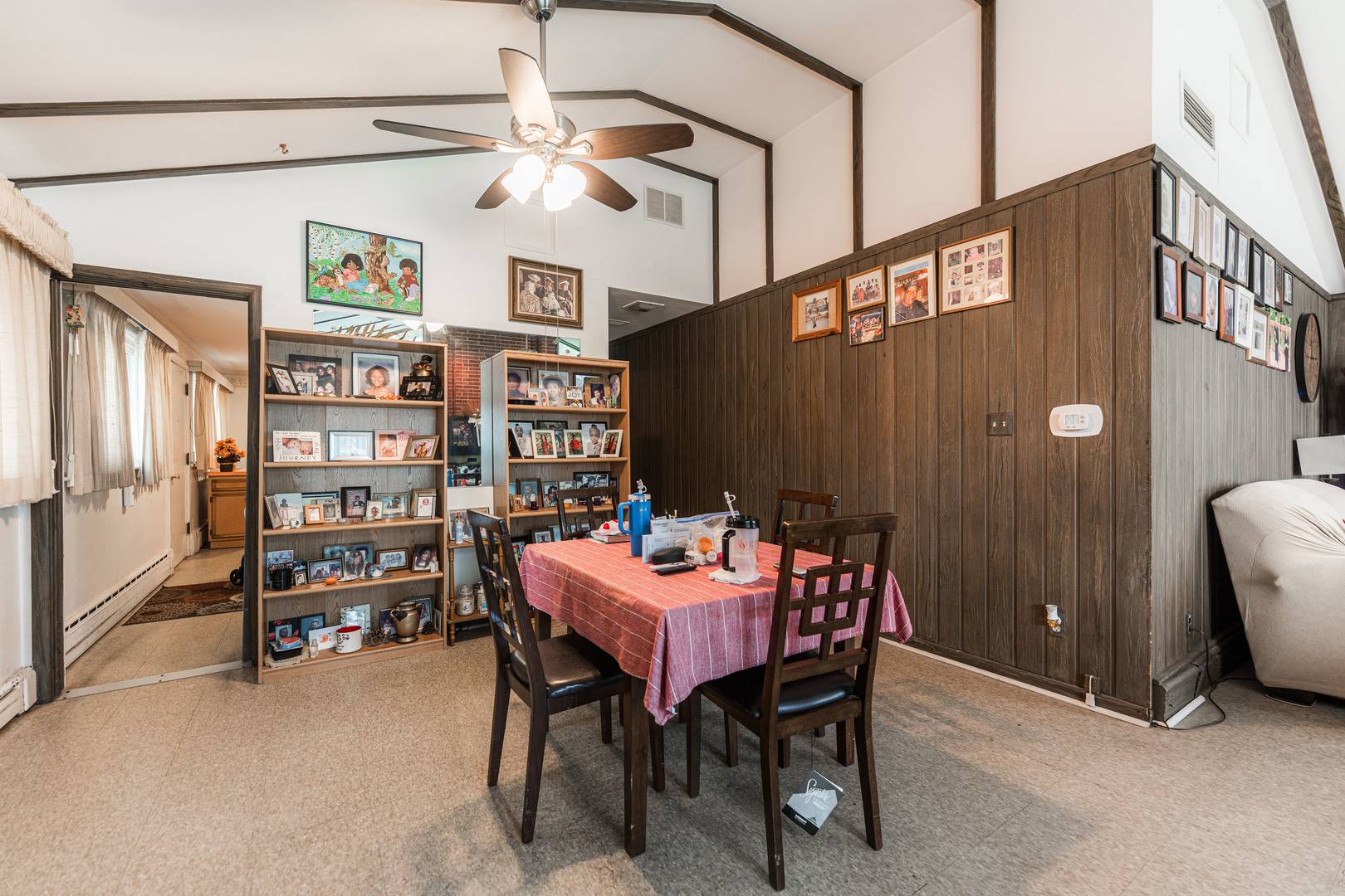 Aurora, IL 60506,1543 W Downer PL