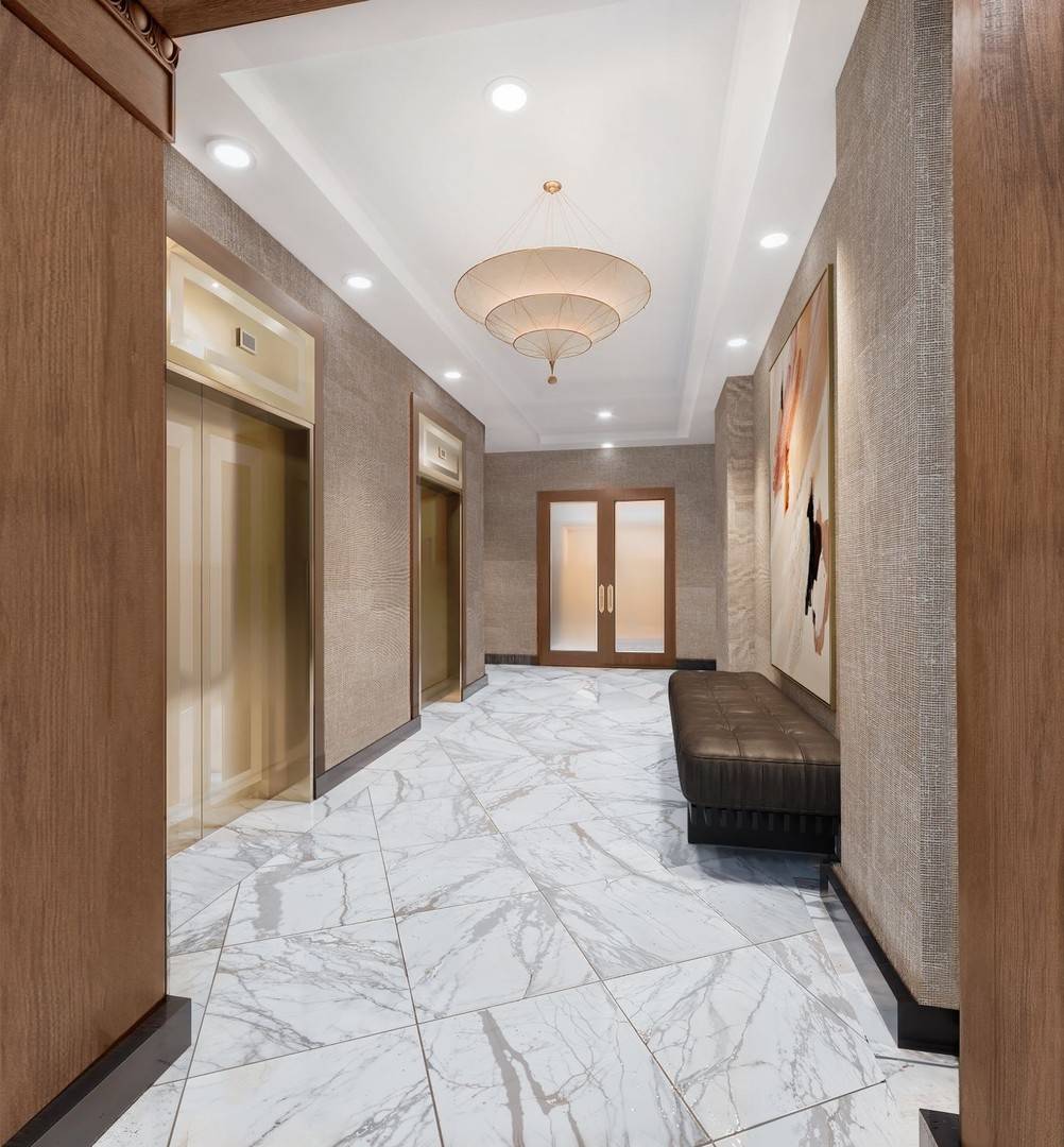 Chicago, IL 60611,850 N Lake Shore DR #1407