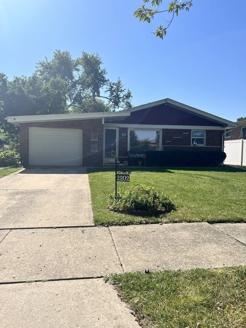 Joliet, IL 60432,2202 Tamarack DR