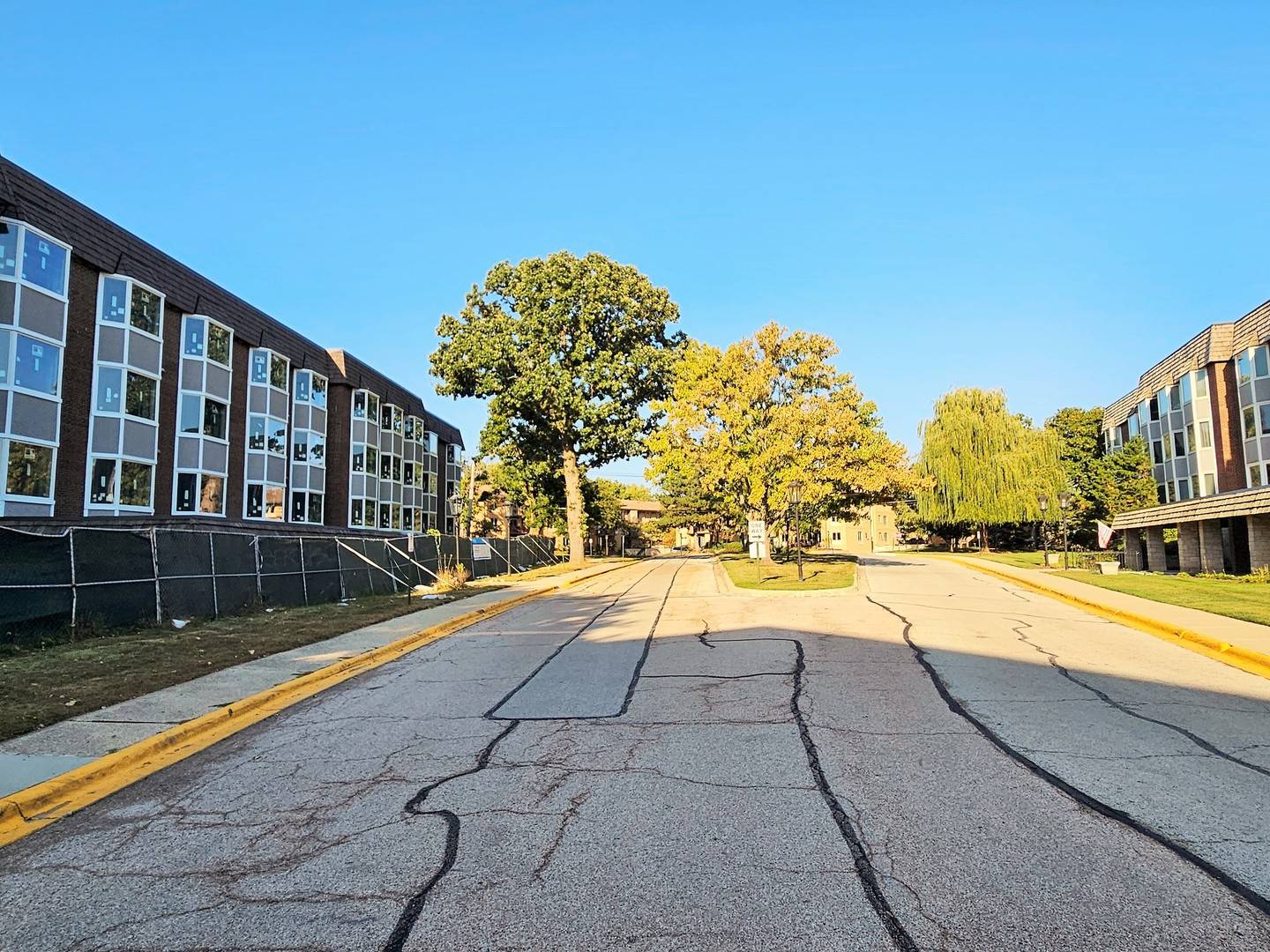 Park Ridge, IL 60068,200 Thames Pkwy #1K