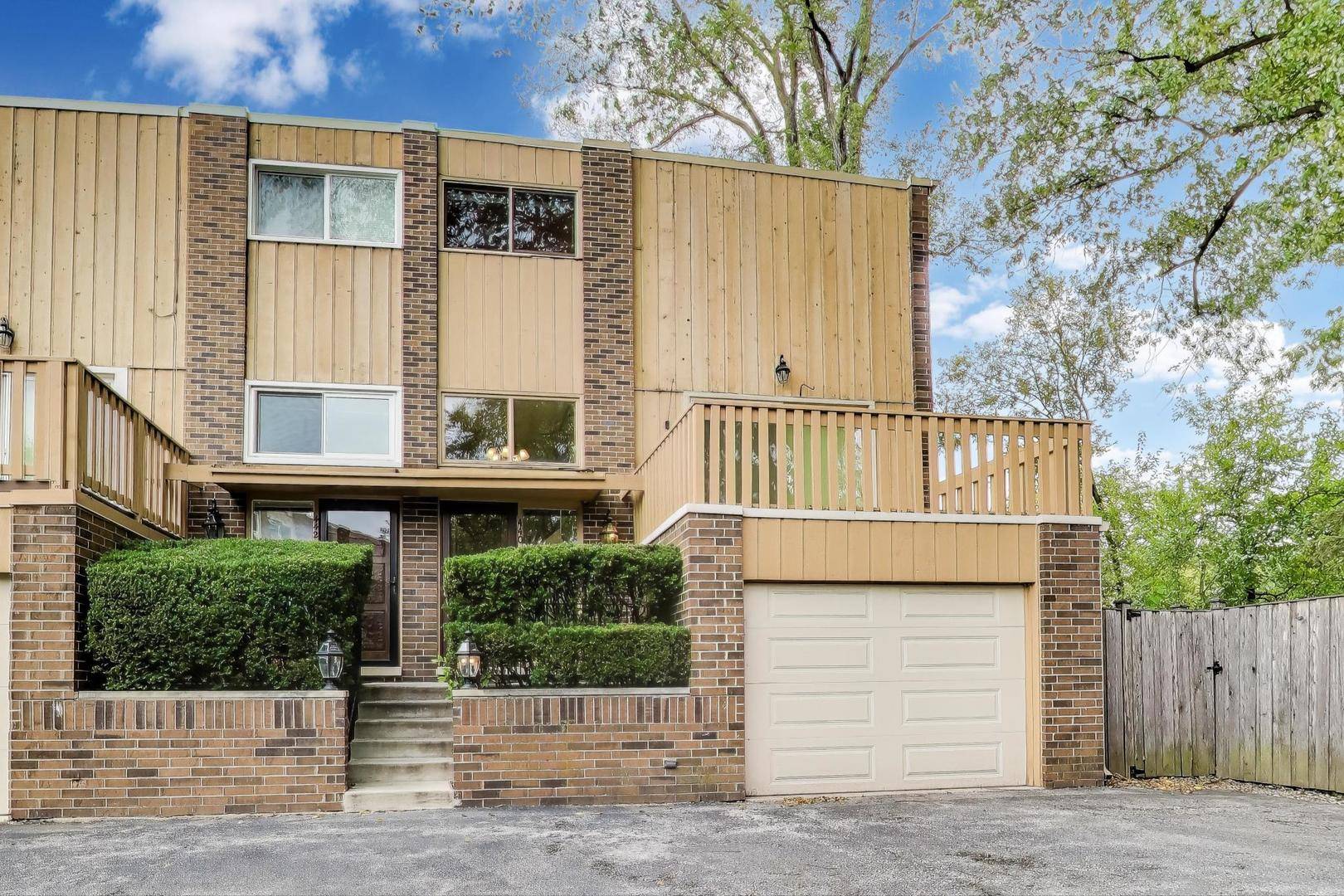 Wilmette, IL 60091,440 Skokie BLVD