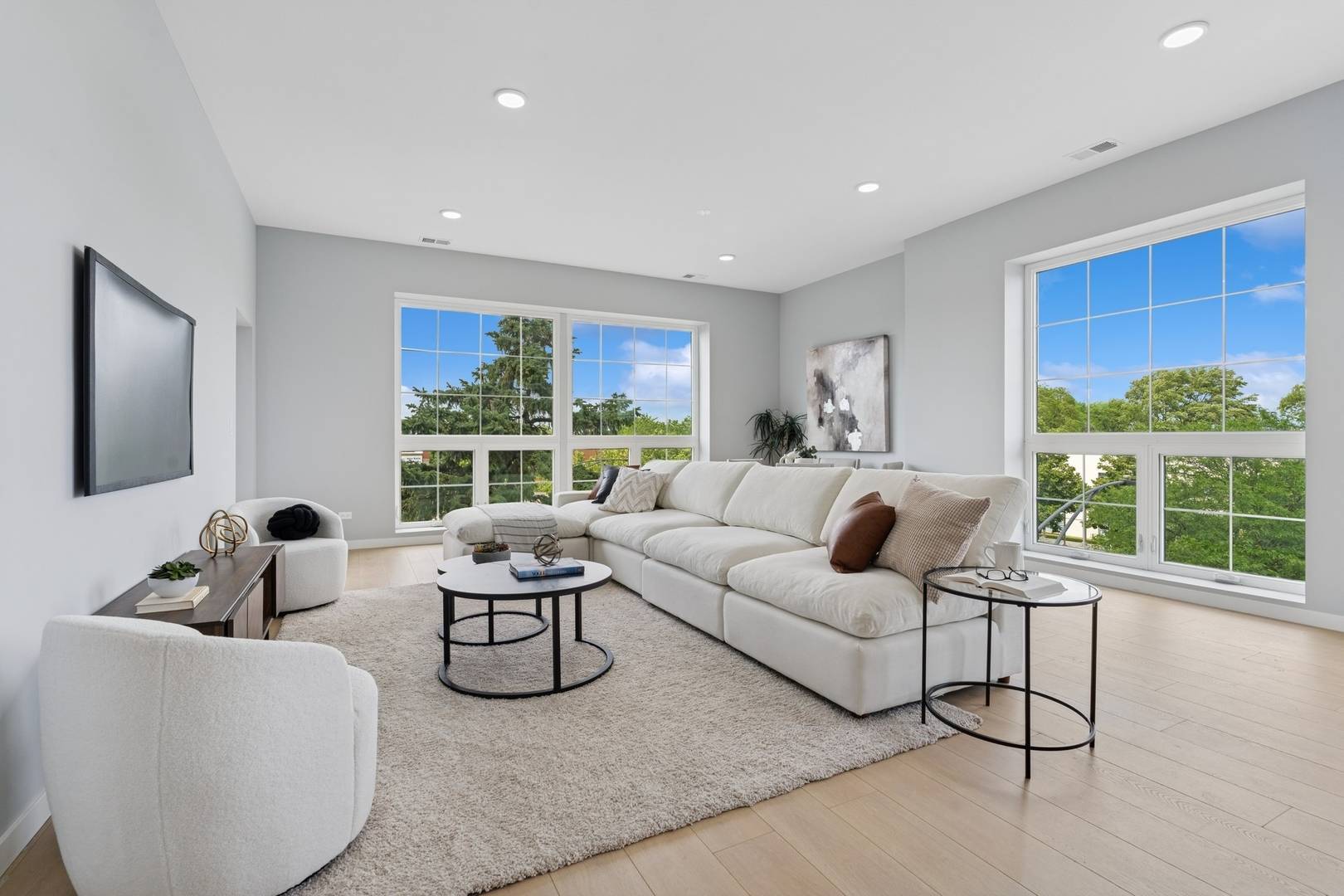 Chicago, IL 60659,5830 N Lincoln AVE #3E