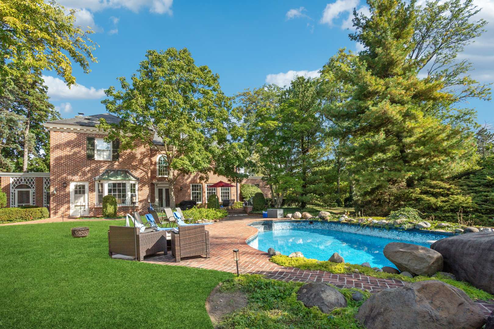 Burr Ridge, IL 60527,1053 Laurie LN