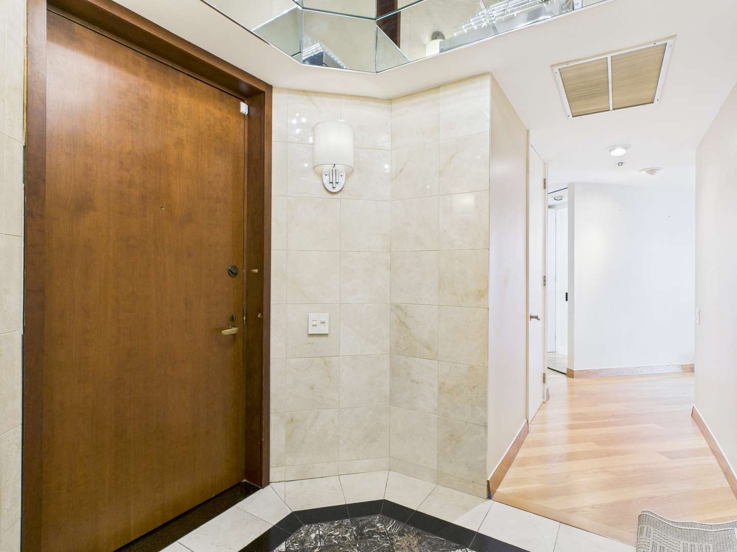 Chicago, IL 60611,950 N Michigan AVE #3704