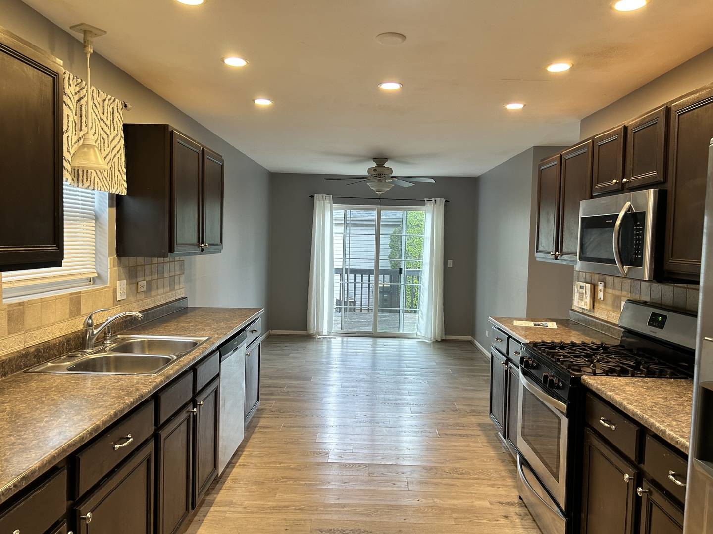 Oswego, IL 60543,22 Alex CT