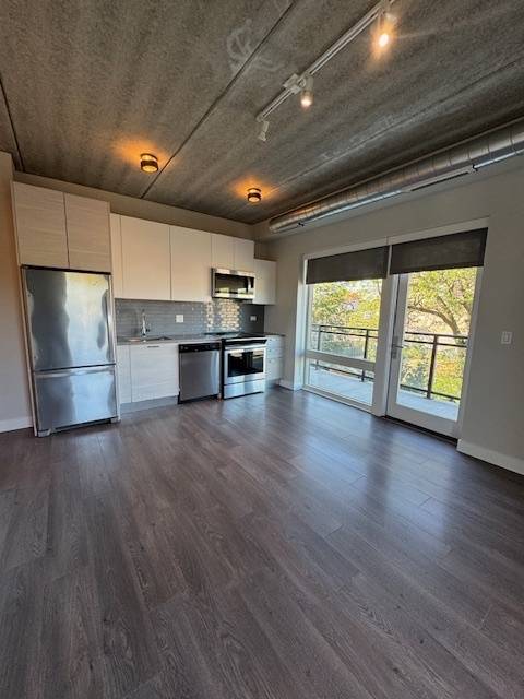 Chicago, IL 60625,2407 W Eastwood AVE #305