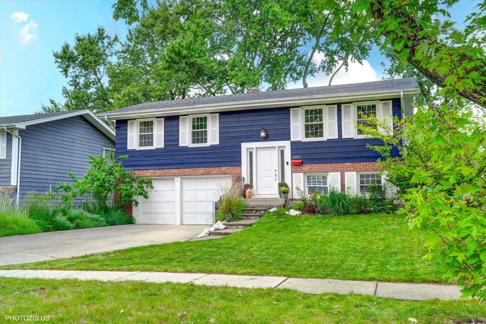 Hoffman Estates, IL 60169,1352 W Oakmont RD
