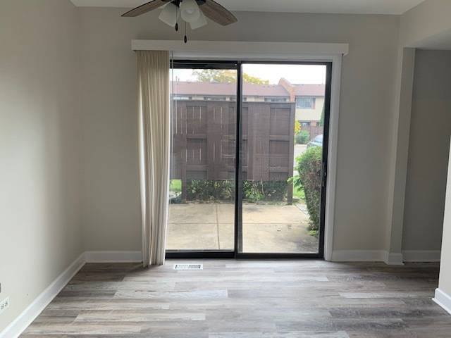 Downers Grove, IL 60516,3 Tower CT #8