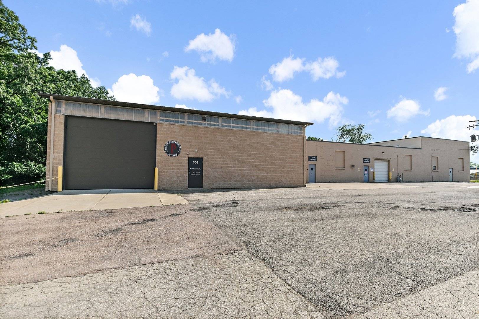 Elgin, IL 60120,303 Elgin AVE