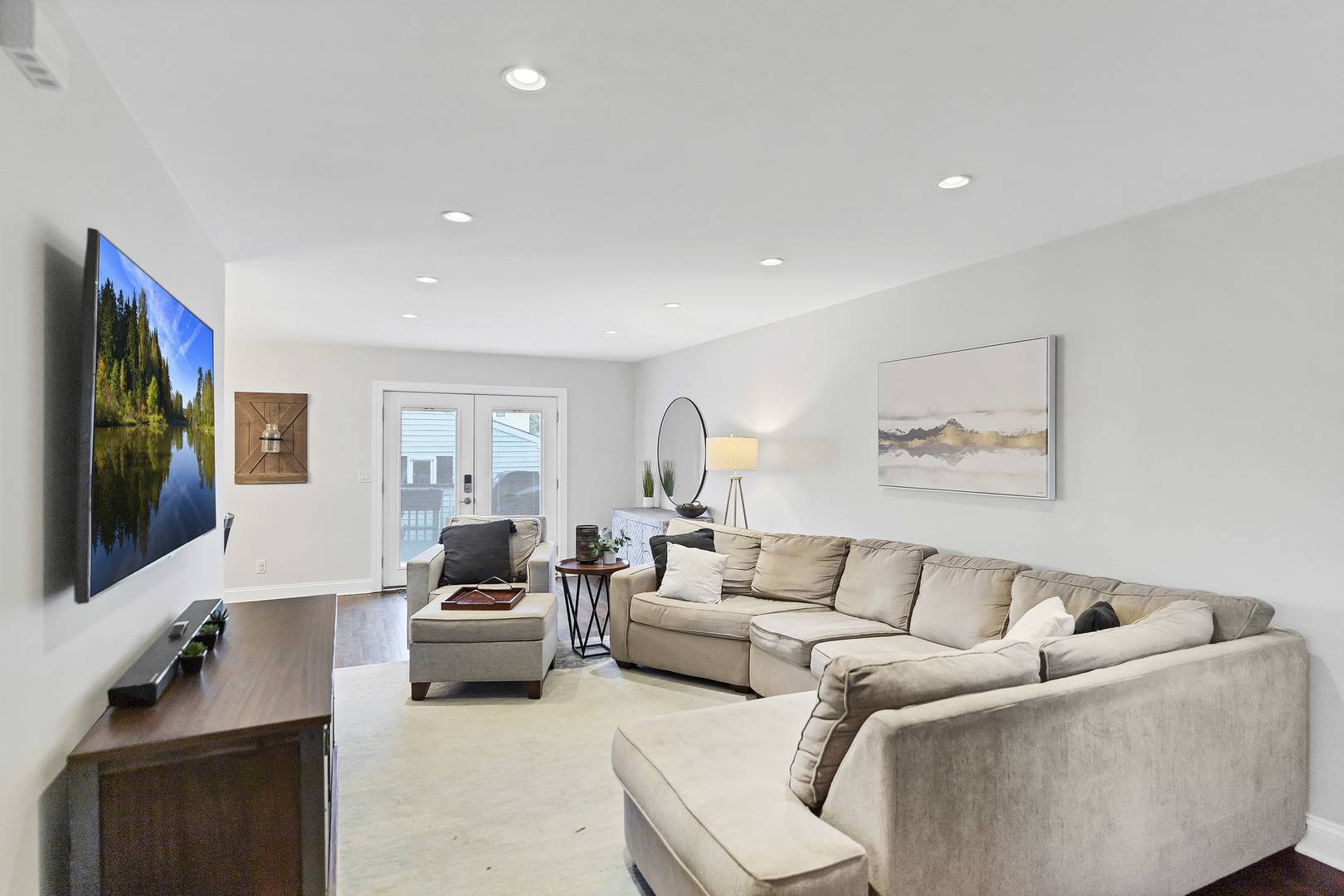 Geneva, IL 60134,888 Geneva DR