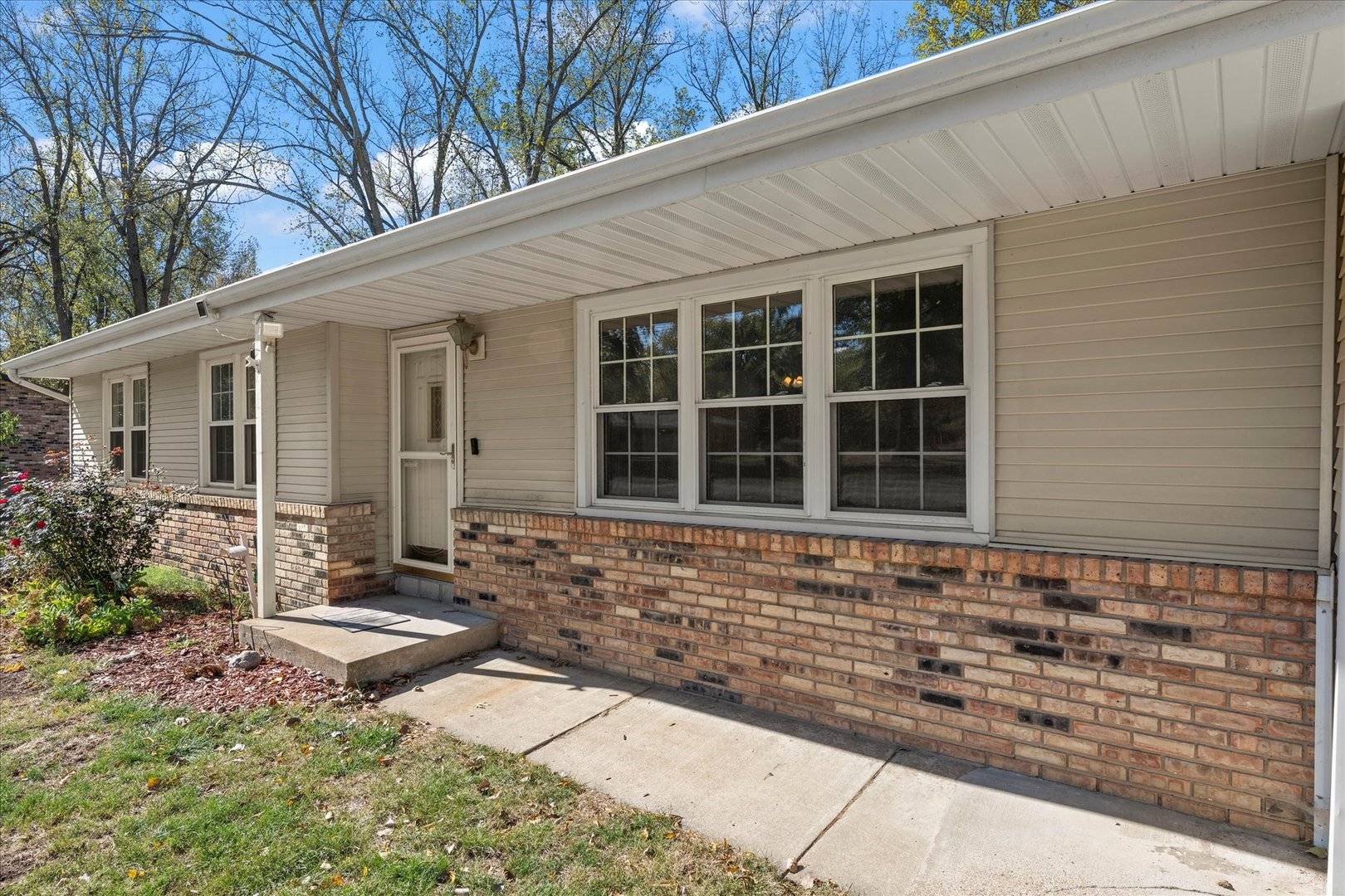 Mahomet, IL 61853,1101 Mcdougal RD