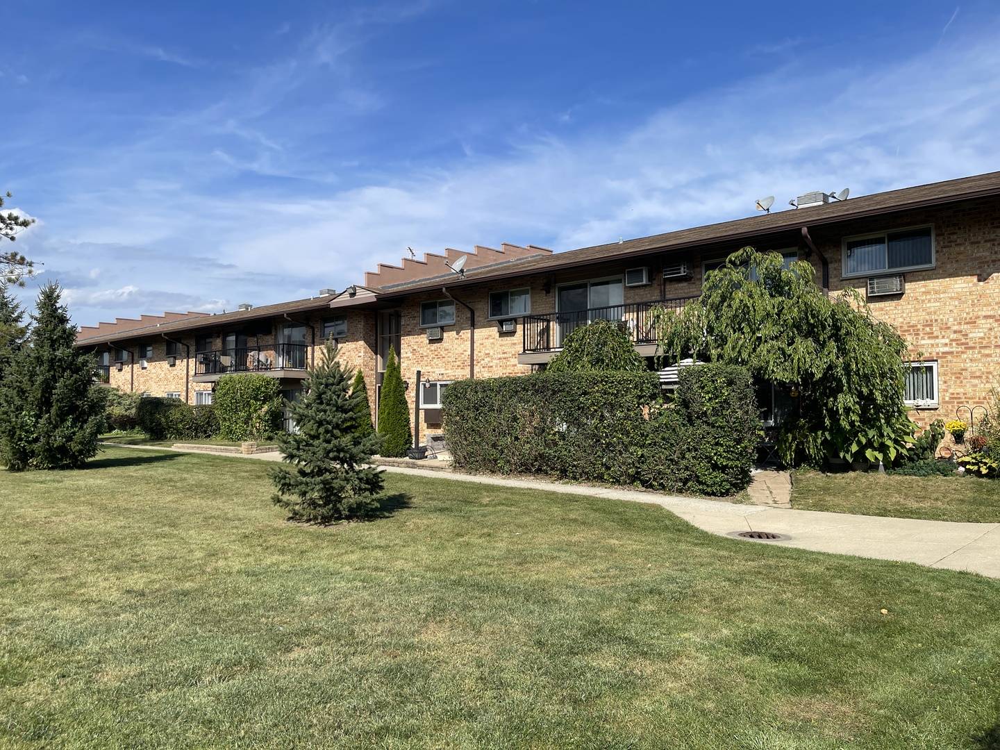 Prospect Heights, IL 60070,816 E Old Willow RD #110