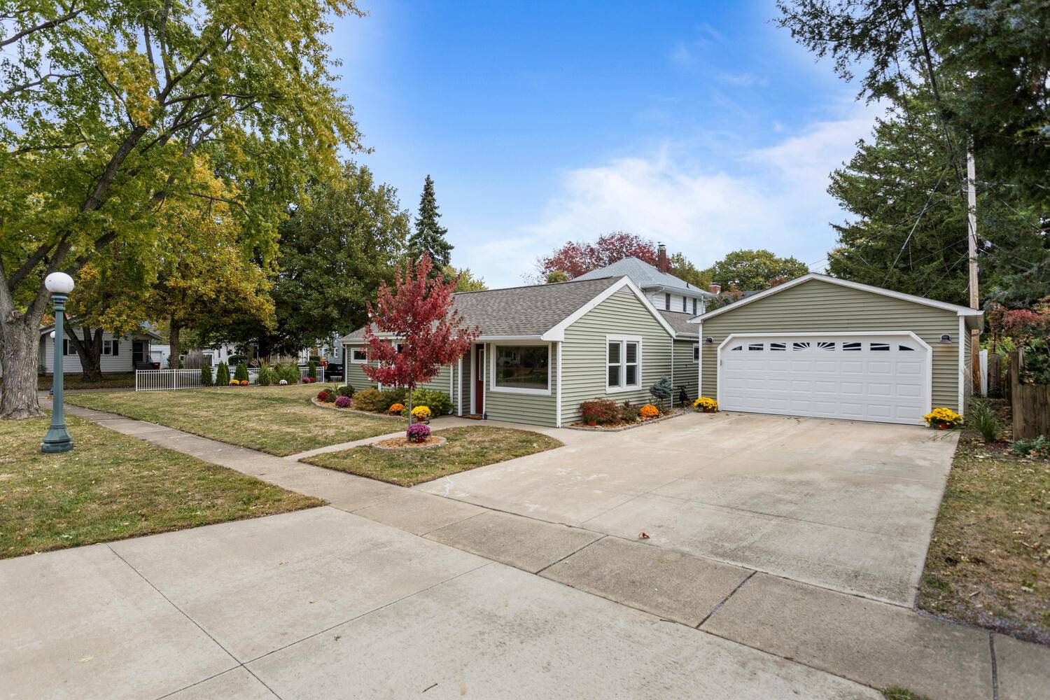 Champaign, IL 61821,108 N Draper AVE