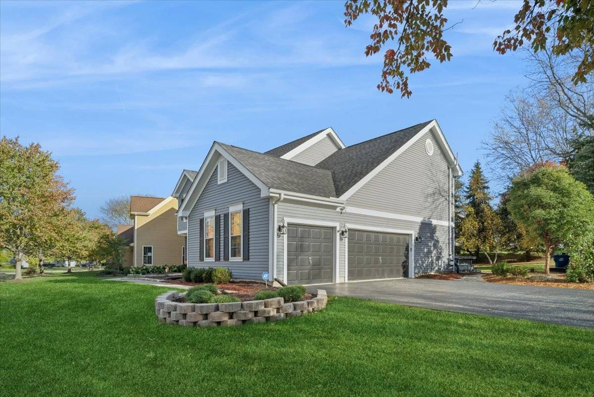 Gurnee, IL 60031,17671 W Westwind DR