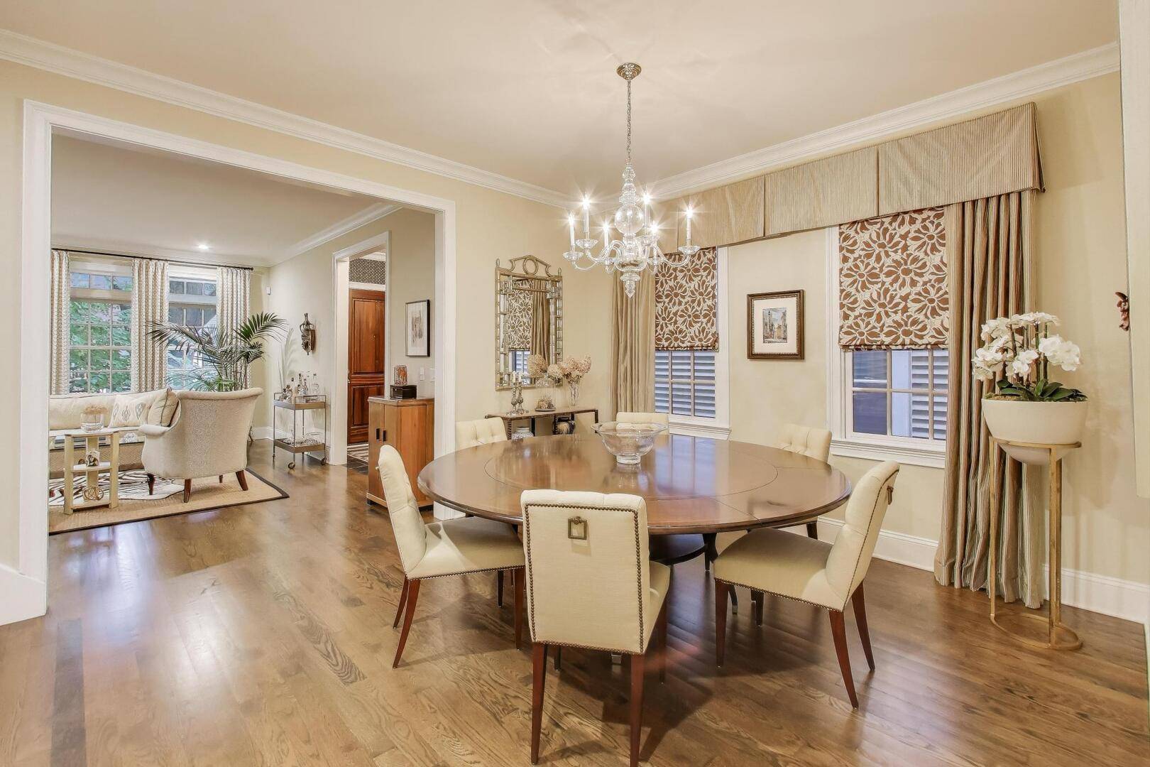 Chicago, IL 60618,3418 N HAMILTON AVE