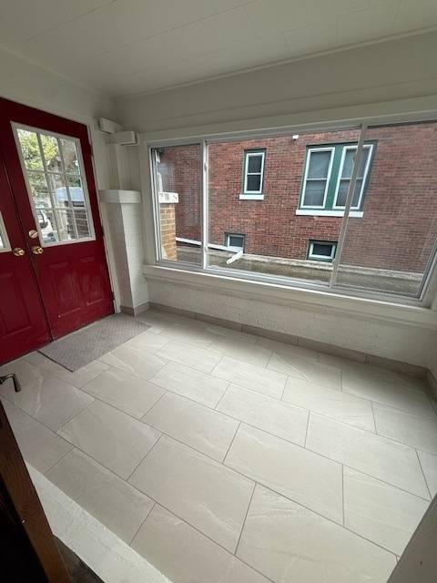 Barrington, IL 60010,421 N Hough ST