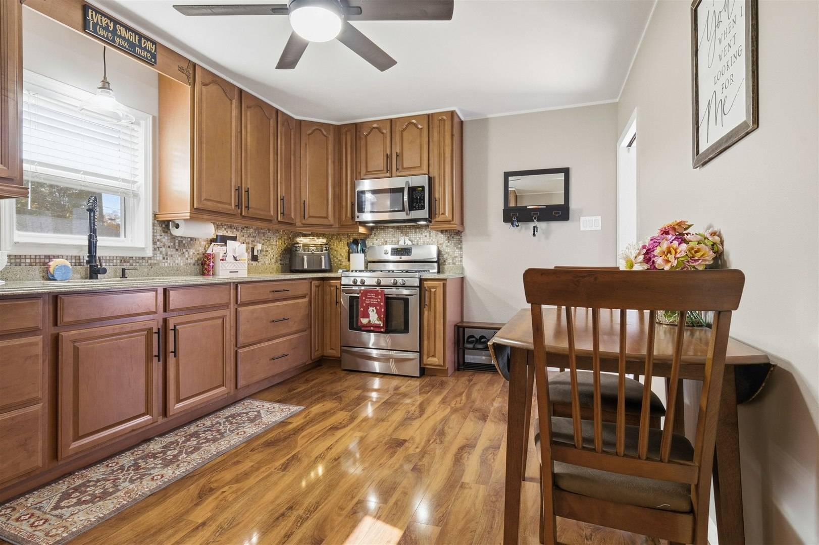 Streator, IL 61364,402 S Clark ST