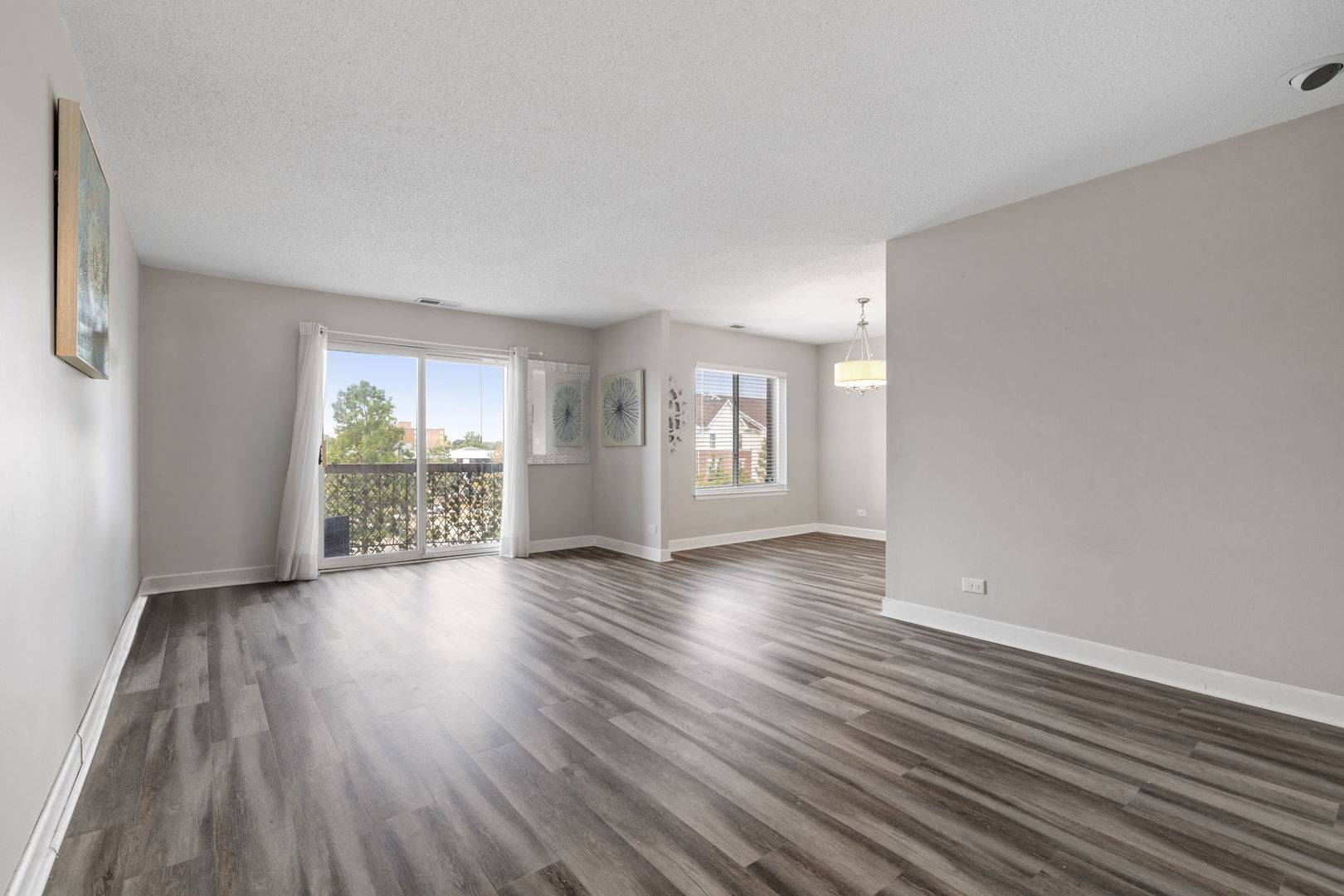 Lombard, IL 60148,2201 S Grace ST #305