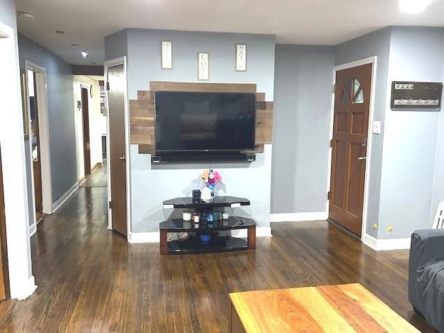 Burbank, IL 60459,7921 Mobile AVE