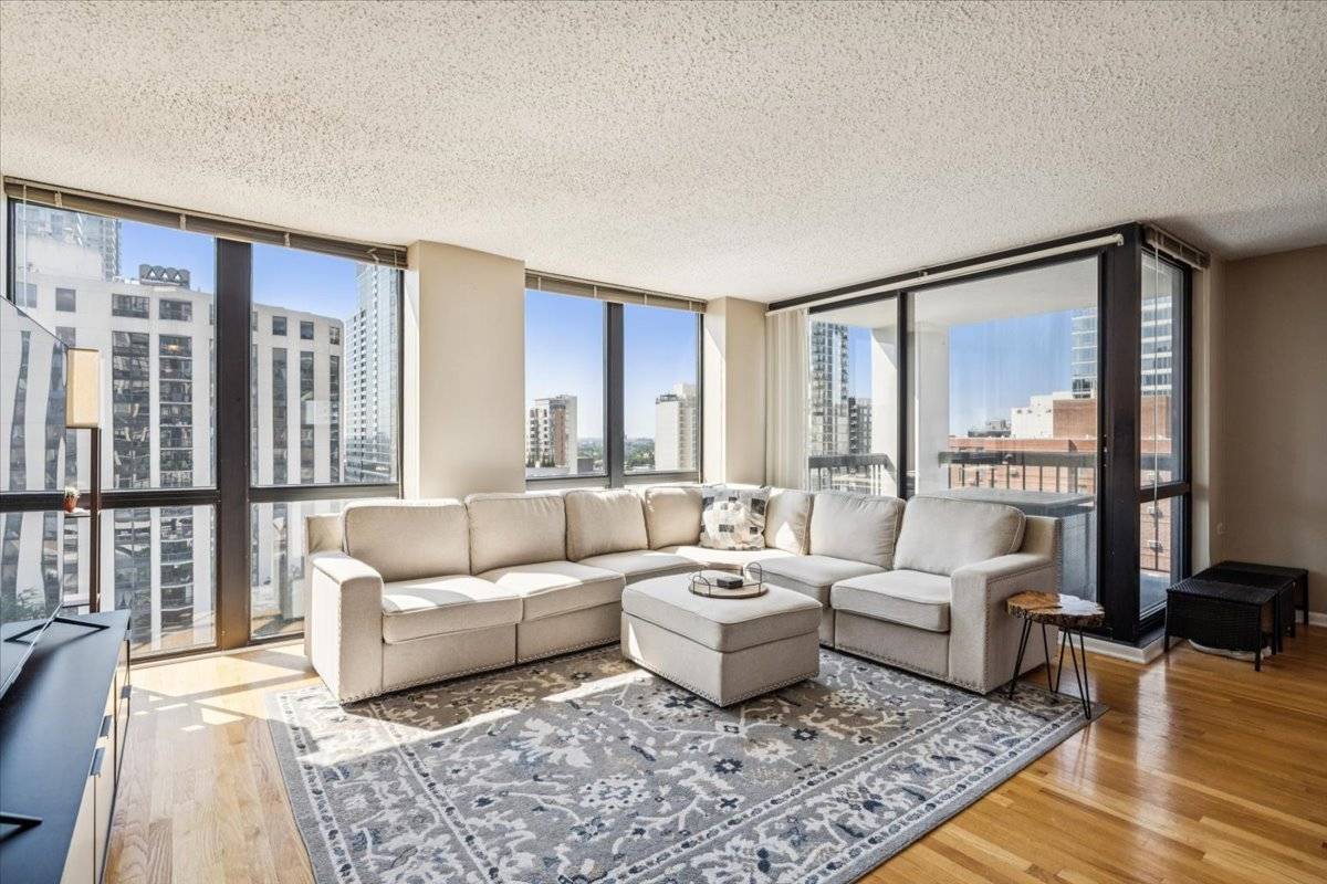 Chicago, IL 60610,1122 N CLARK ST #1403