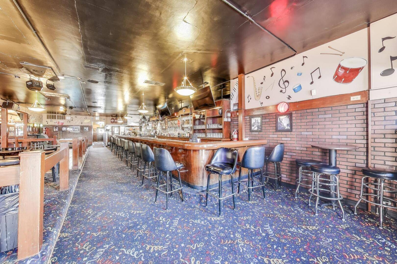 Broadview, IL 60155,1715 W Roosevelt RD