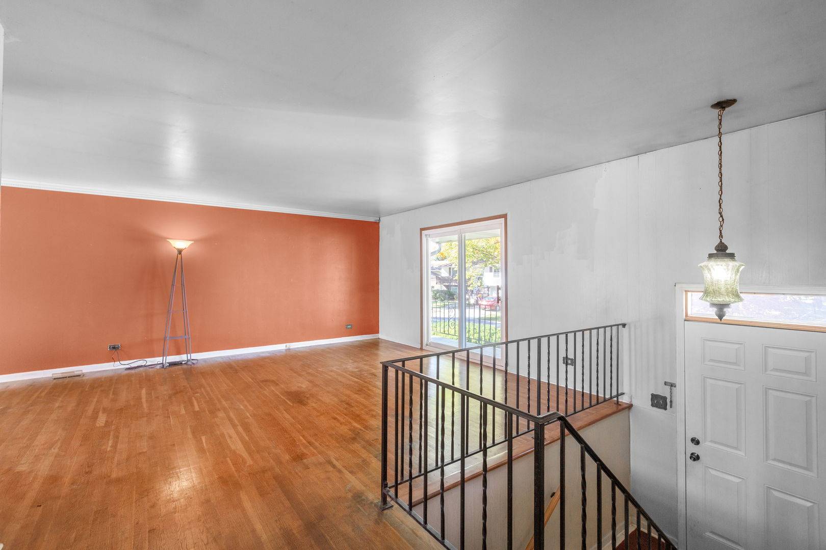 Buffalo Grove, IL 60089,669 White Pine RD