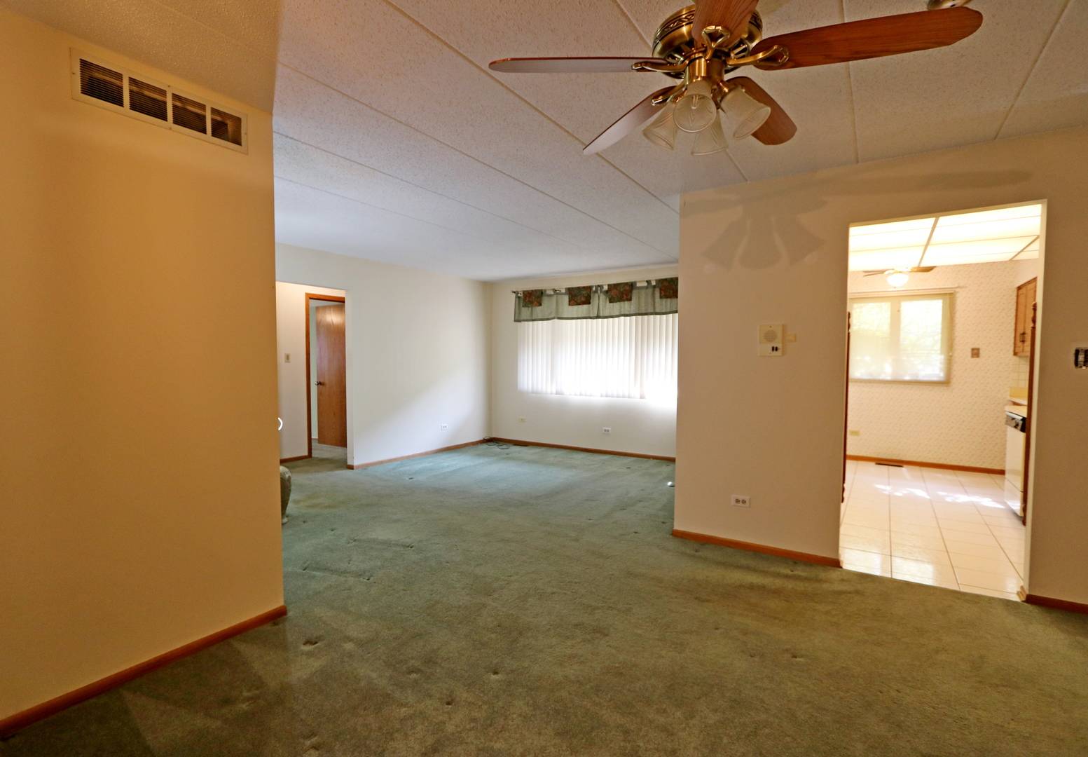 Oak Lawn, IL 60453,10400 Circle DR S #102