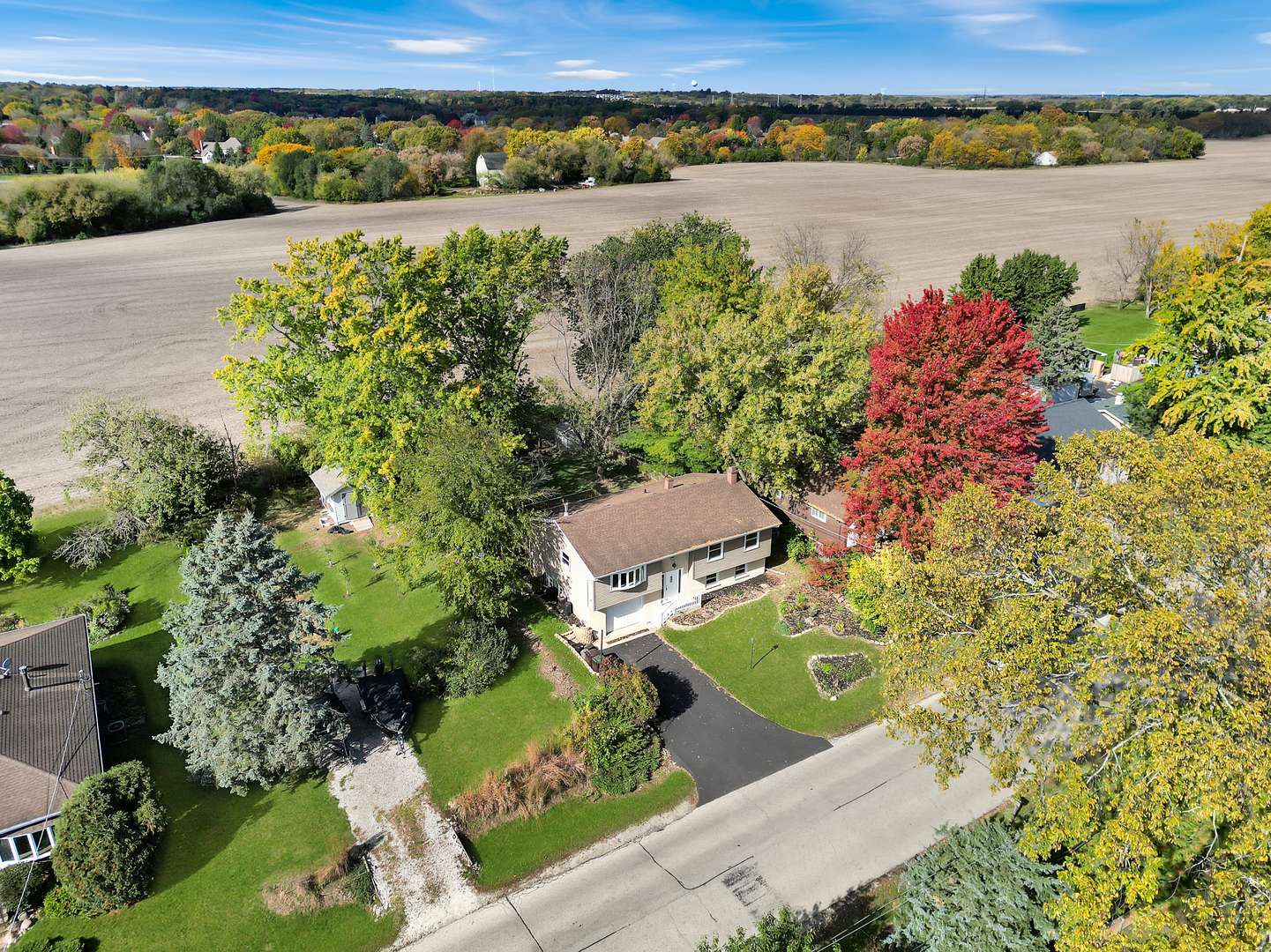 Oakwood Hills, IL 60013,18 Greenview RD