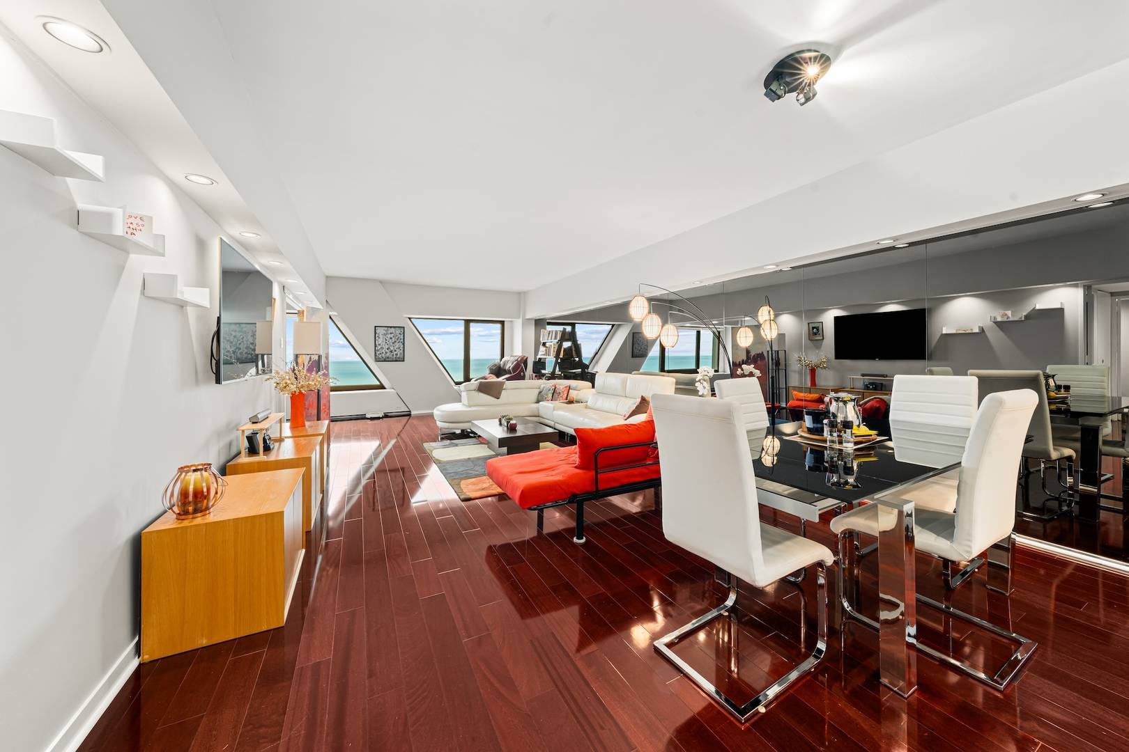 Chicago, IL 60611,175 E Delaware PL #6706