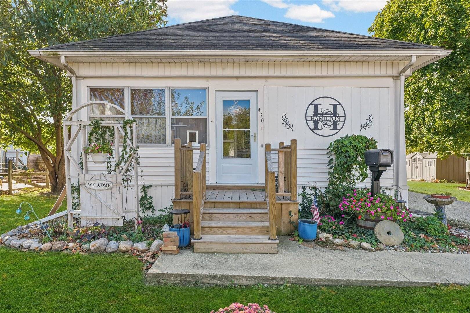 Paxton, IL 60957,450 E Pine ST