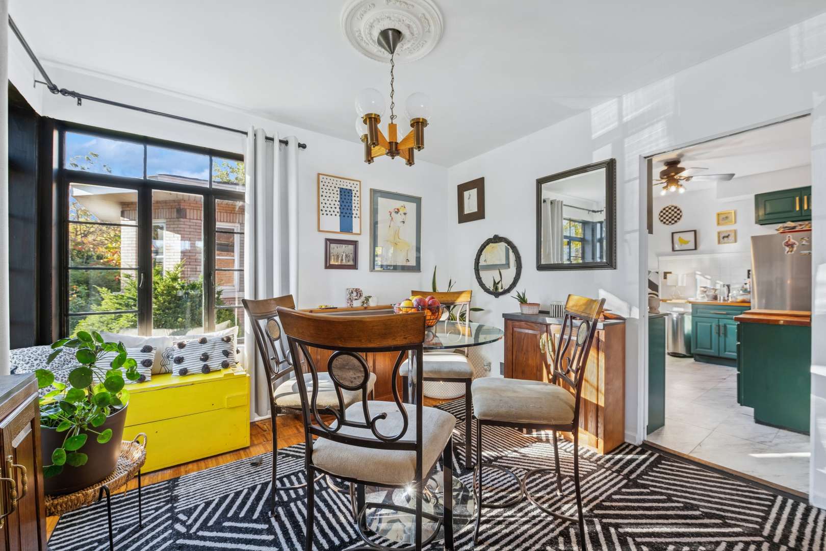 Oak Park, IL 60302,1235 N Elmwood AVE