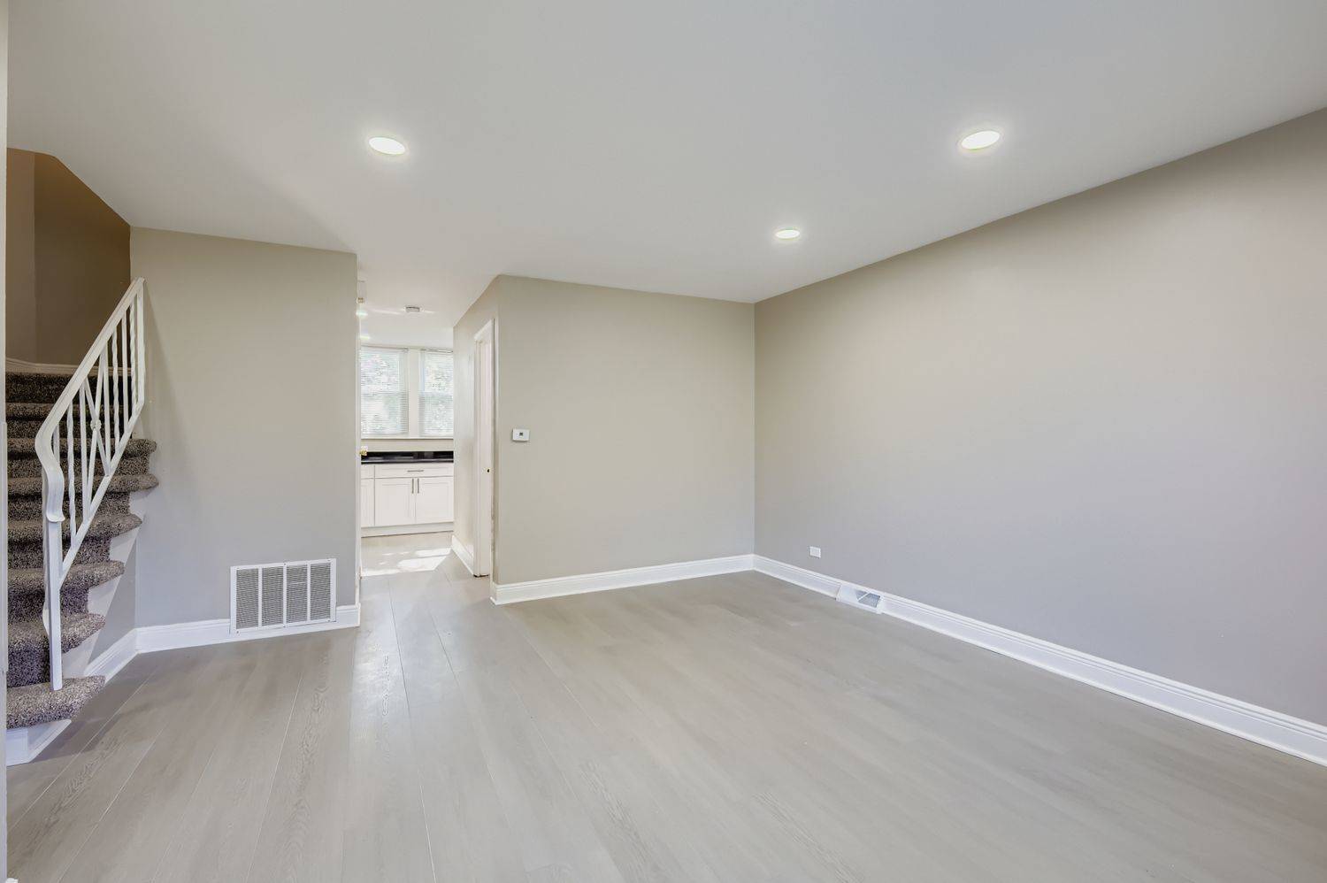 Des Plaines, IL 60018,2131 Ash ST #G