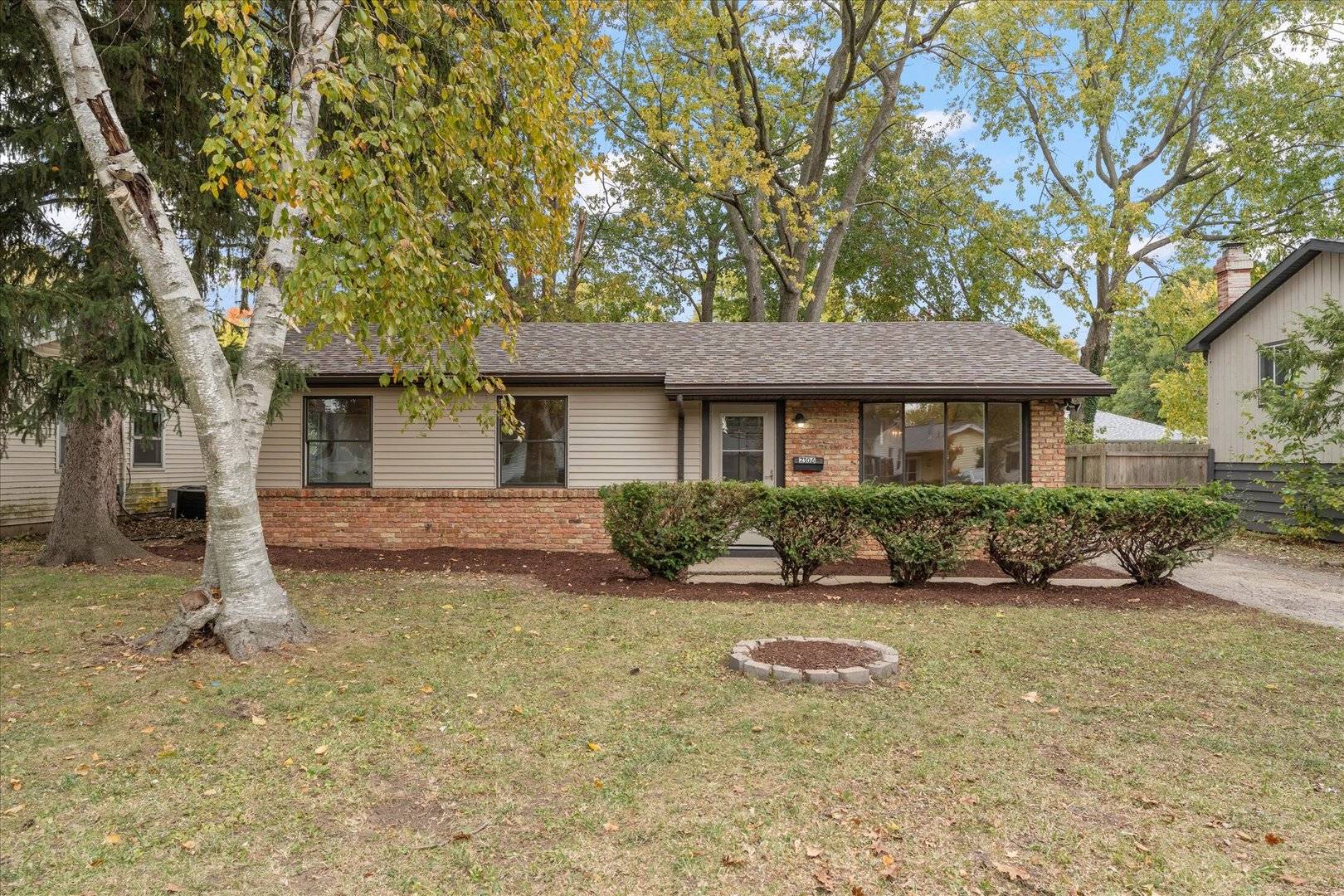 Urbana, IL 61802,2106 E Rainbow View