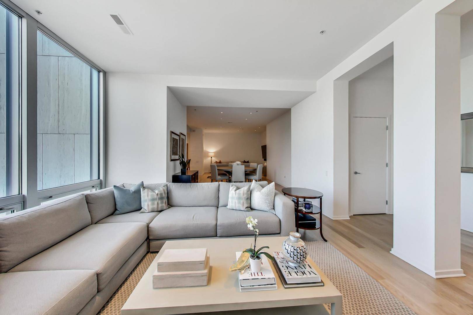 Chicago, IL 60654,500 W Superior ST #612