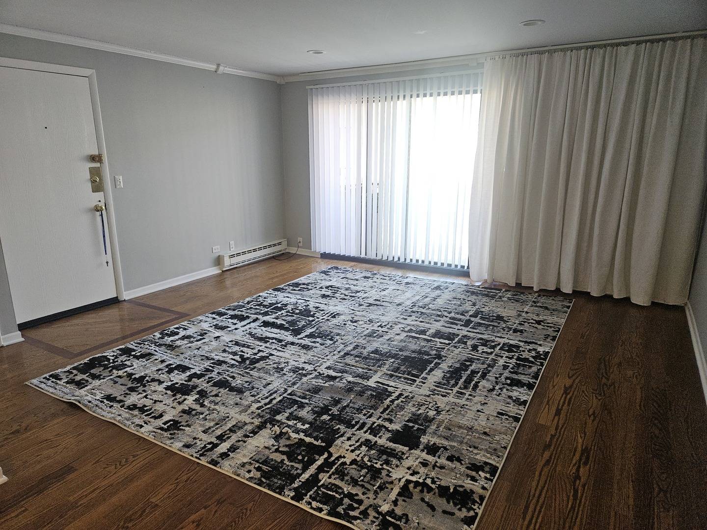 Chicago, IL 60656,5113 N East River RD #2C