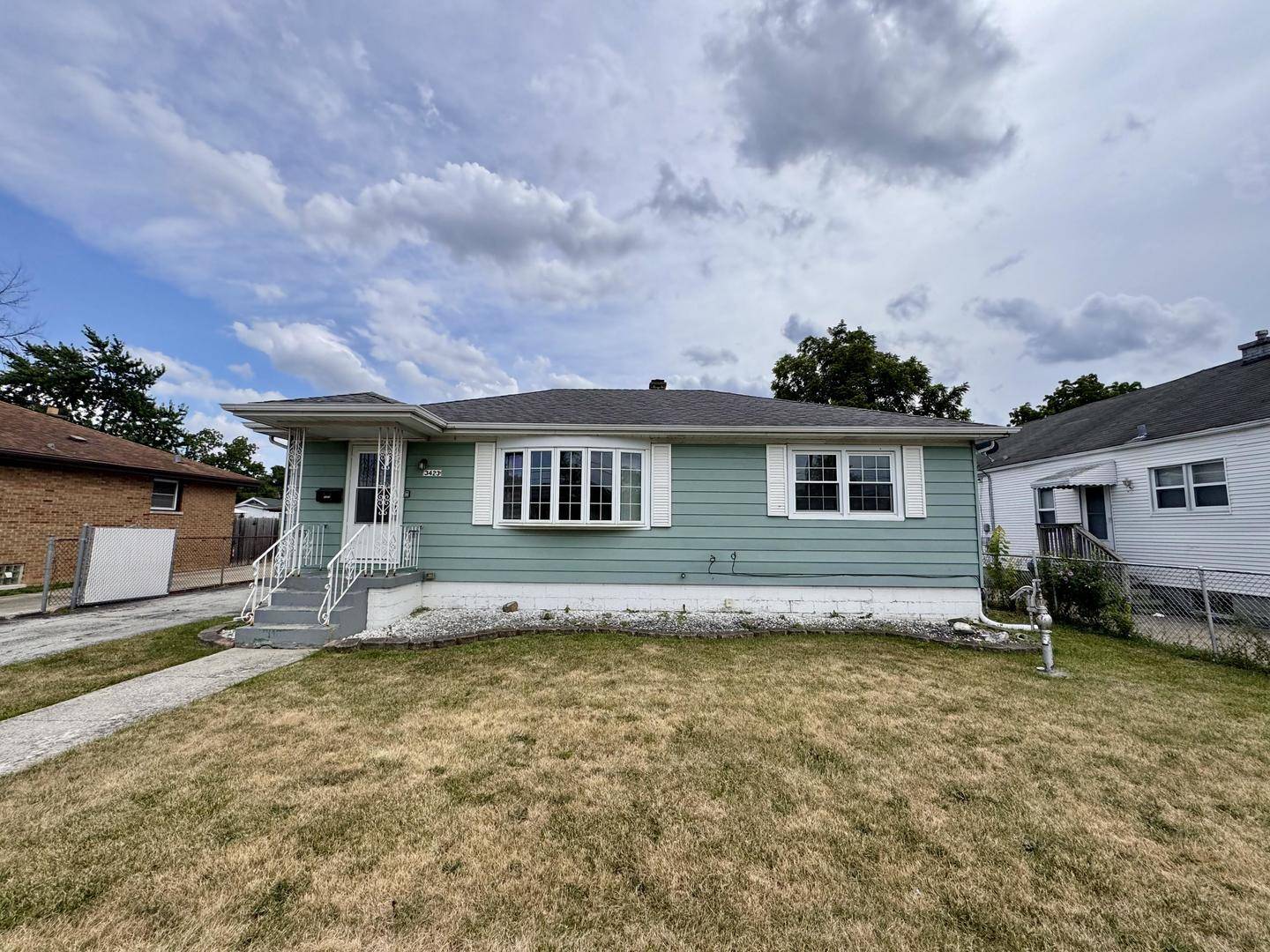 Lansing, IL 60438,3423 Adams ST