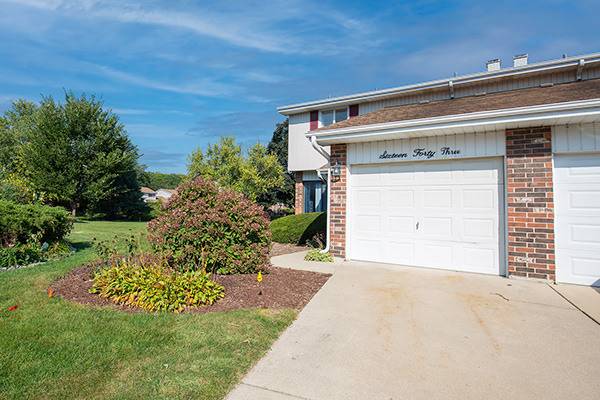 Wheaton, IL 60189,1643 Castbourne CT