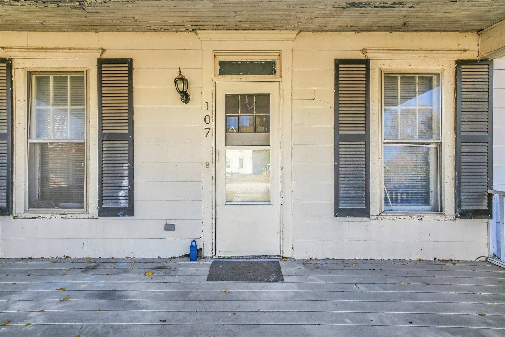 Sidney, IL 61877,107 W Byron ST