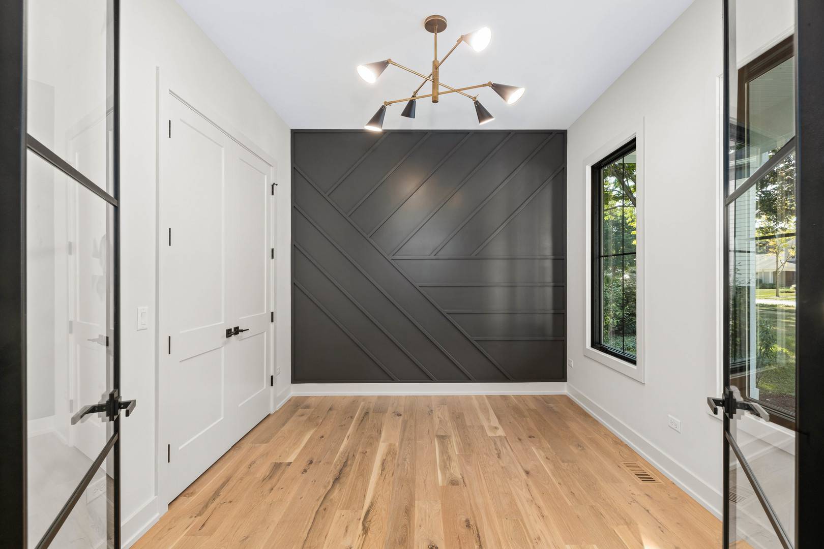 Naperville, IL 60563,1314 N Eagle ST