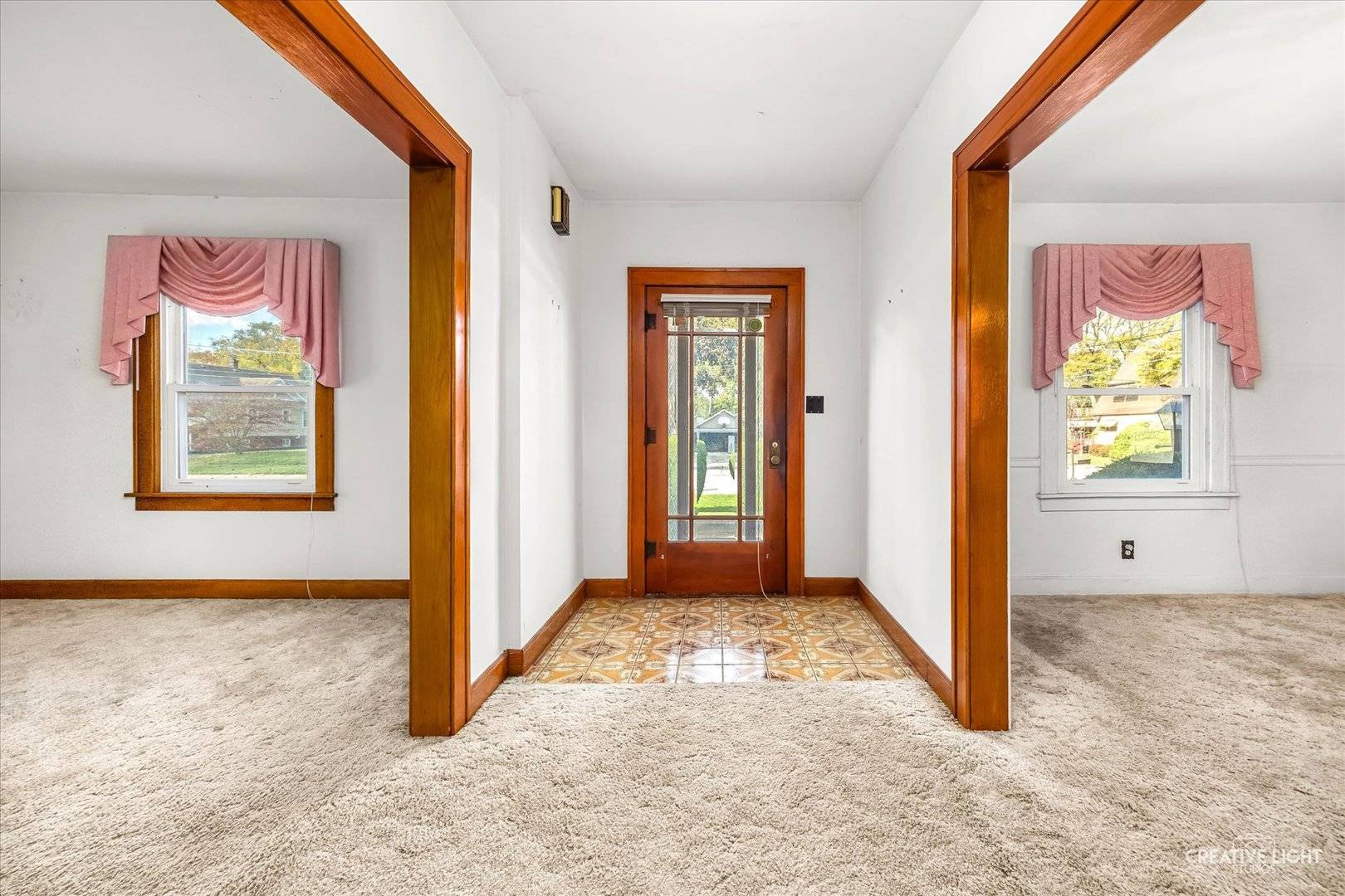 Elgin, IL 60123,363 Orchard ST