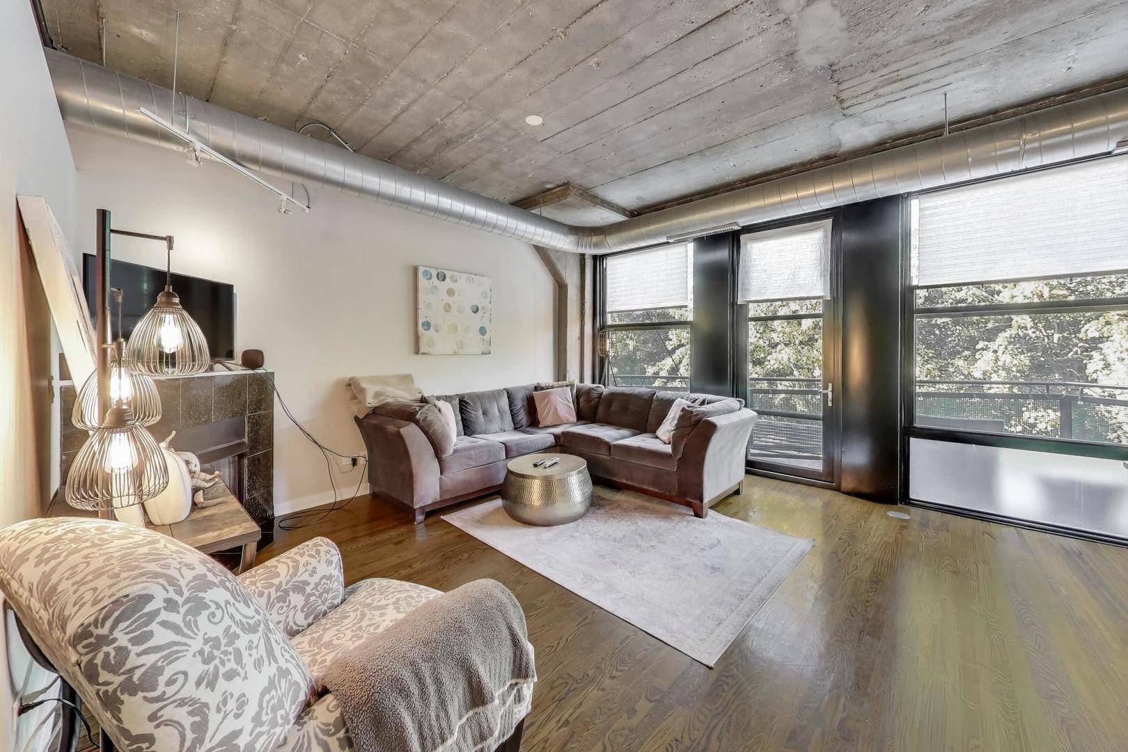 Chicago, IL 60608,1001 W 15TH ST #241